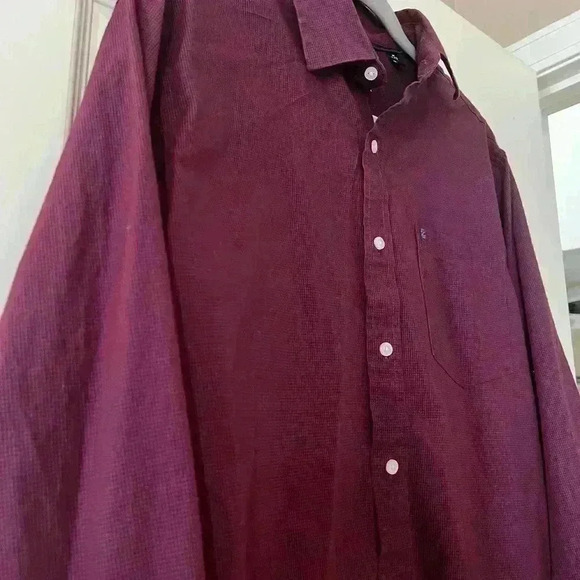 Izod Rich Wine Colored Button Down Dress Shirt Men’s Size Medium - Picture 3 of 6